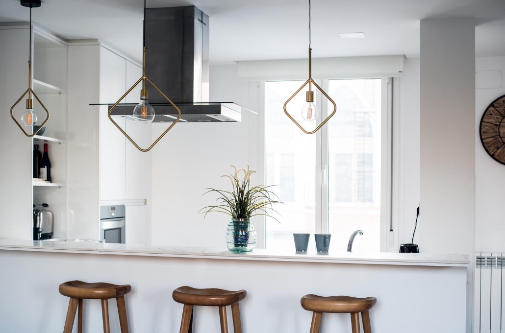 Cucina moderna con sistema domotico integrato